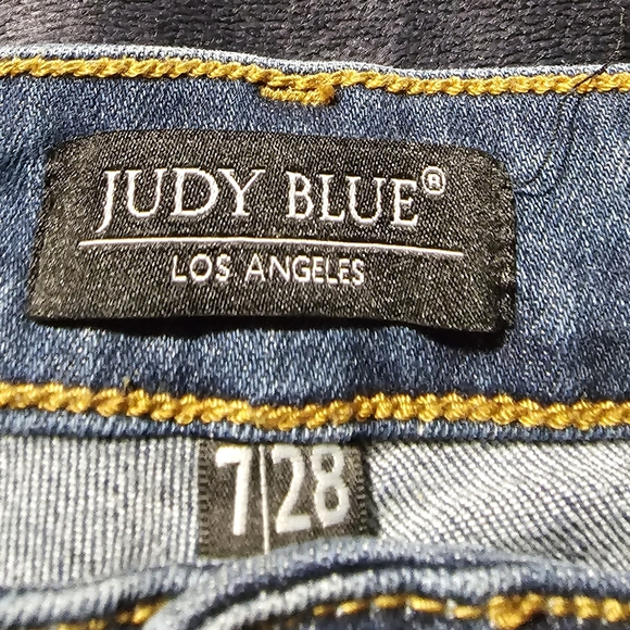 Judy Blue Skinny Fit Juniot 7/28 - Picture 4 of 6